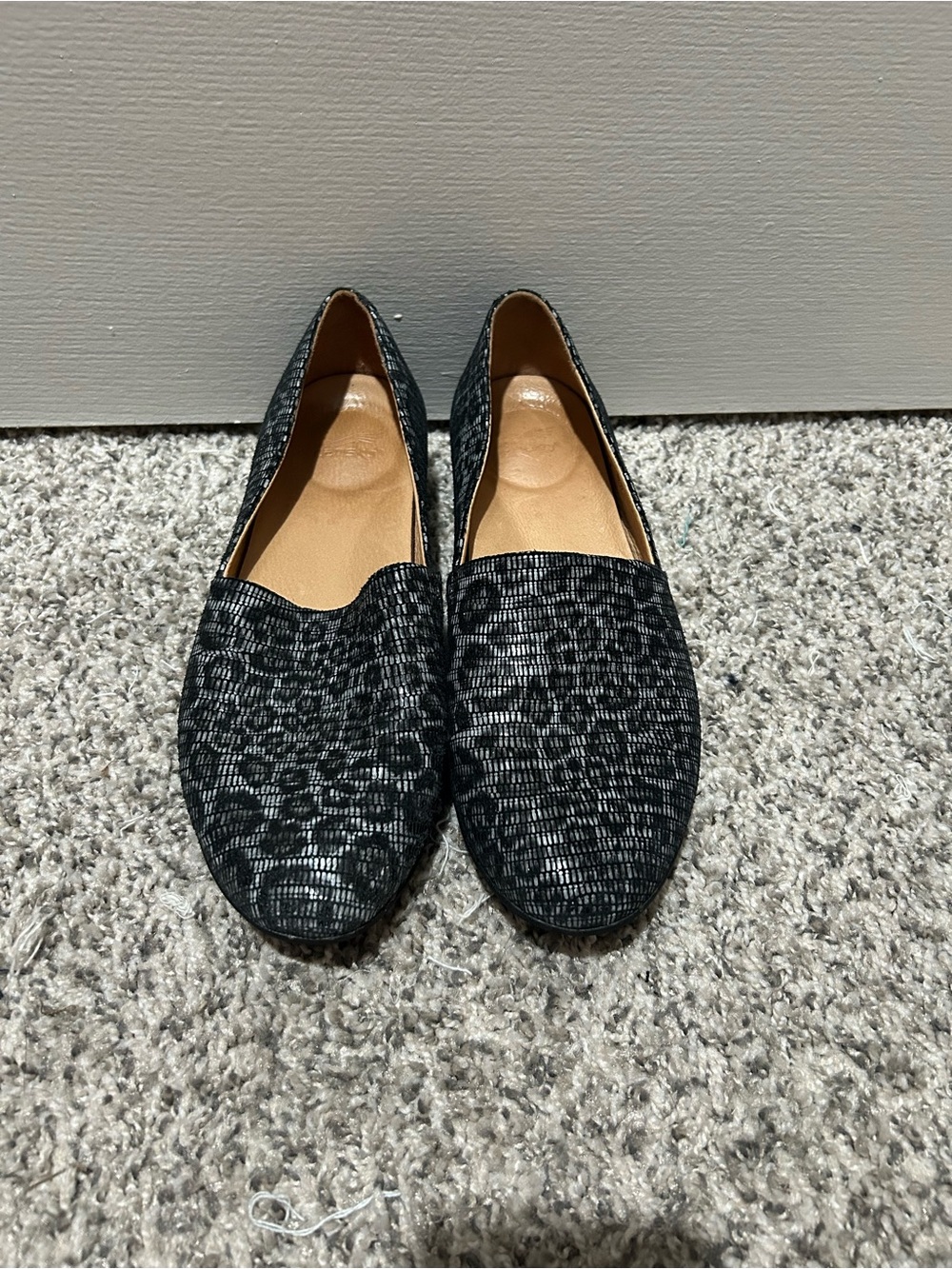 Dansko Women’s Larisa Textured Slip-On Flats Shoes in Leopard Size 39/US 9